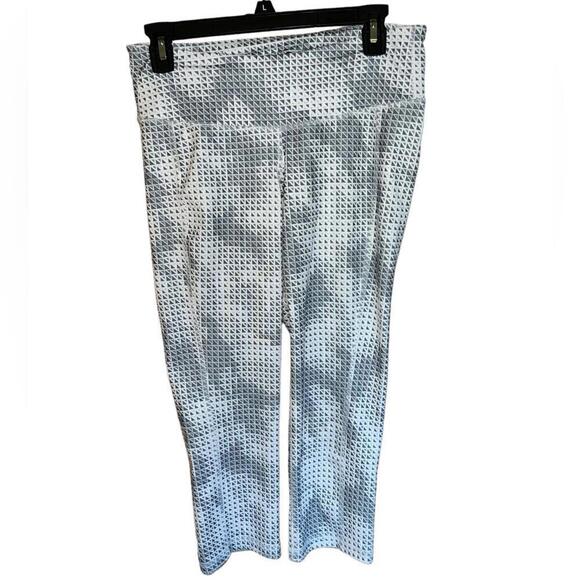 Old Navy Active capri leggings size medium - Picture 1 of 8
